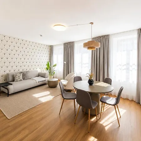 Center - Serviced Boutique - Urban Flats 3*