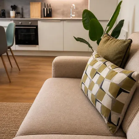 Center - Serviced Boutique - Urban Flats 3*