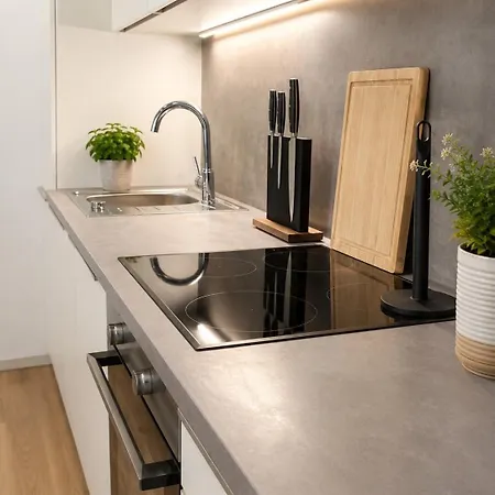 Center - Serviced Boutique - Urban Flats 3*